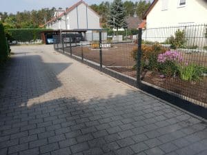 Doppelstabmatten von Zaki Zäune für Wohn- und Geschäftsbereiche