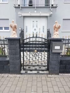 Ansprechende Pforte aus dem Hause Zaki Zäune