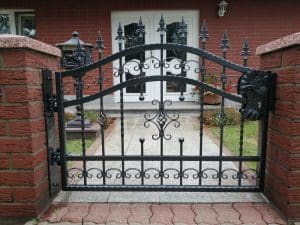 Individuell gestaltete Pforte von Zaki Zäune