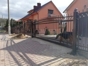 Zaki Zäune: Schmiedezäune, die Ihren Garten verschönern