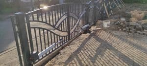 Elegante Tore für Ihr Zuhause von Zaki Zäune