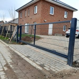 Design und Sicherheit bei Toren von Zaki Zäune