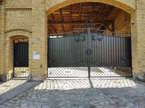 Maßgeschneiderte Torlösungen von Zaki Zäune