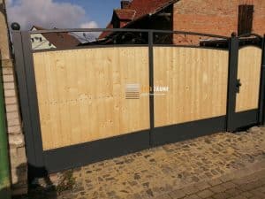 Maßgeschneiderte Tore bei Zaki Zäune